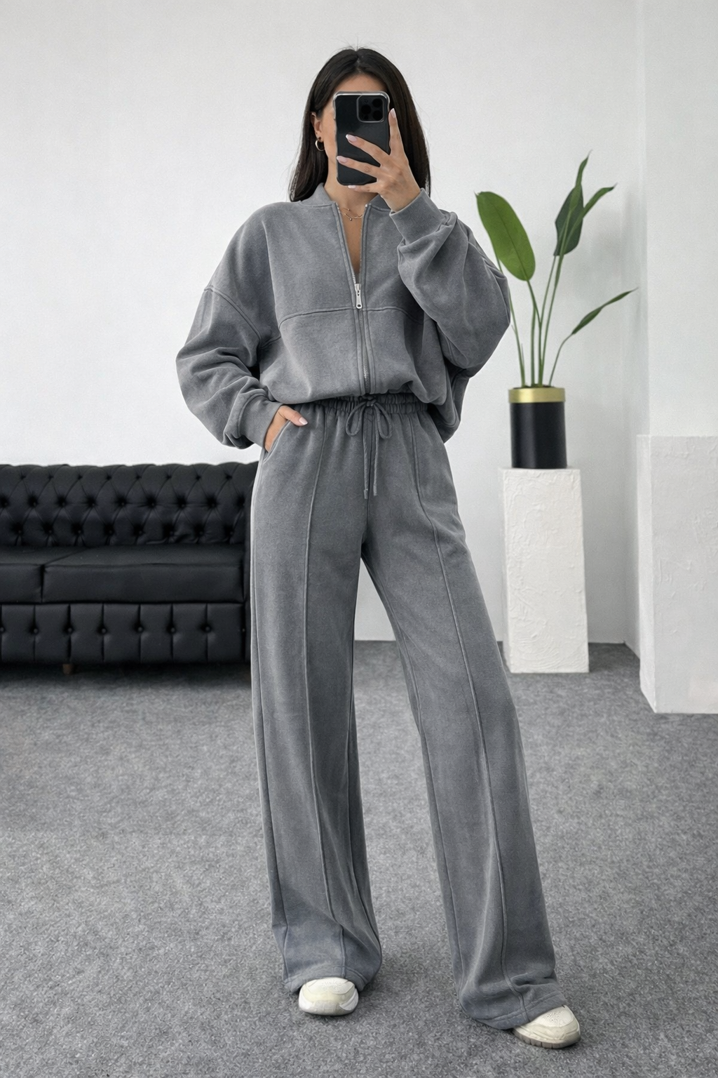 VICTORIA | Luxe Tracksuit